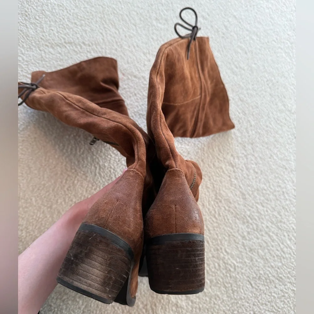 Born Gallinara “Tobacco Distressed”boot (F08726) knee high brown leather size 9